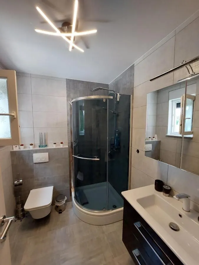 Villa Madlen Icici Apartment