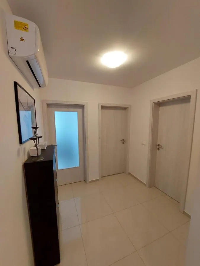 Villa Madlen Icici 0*,