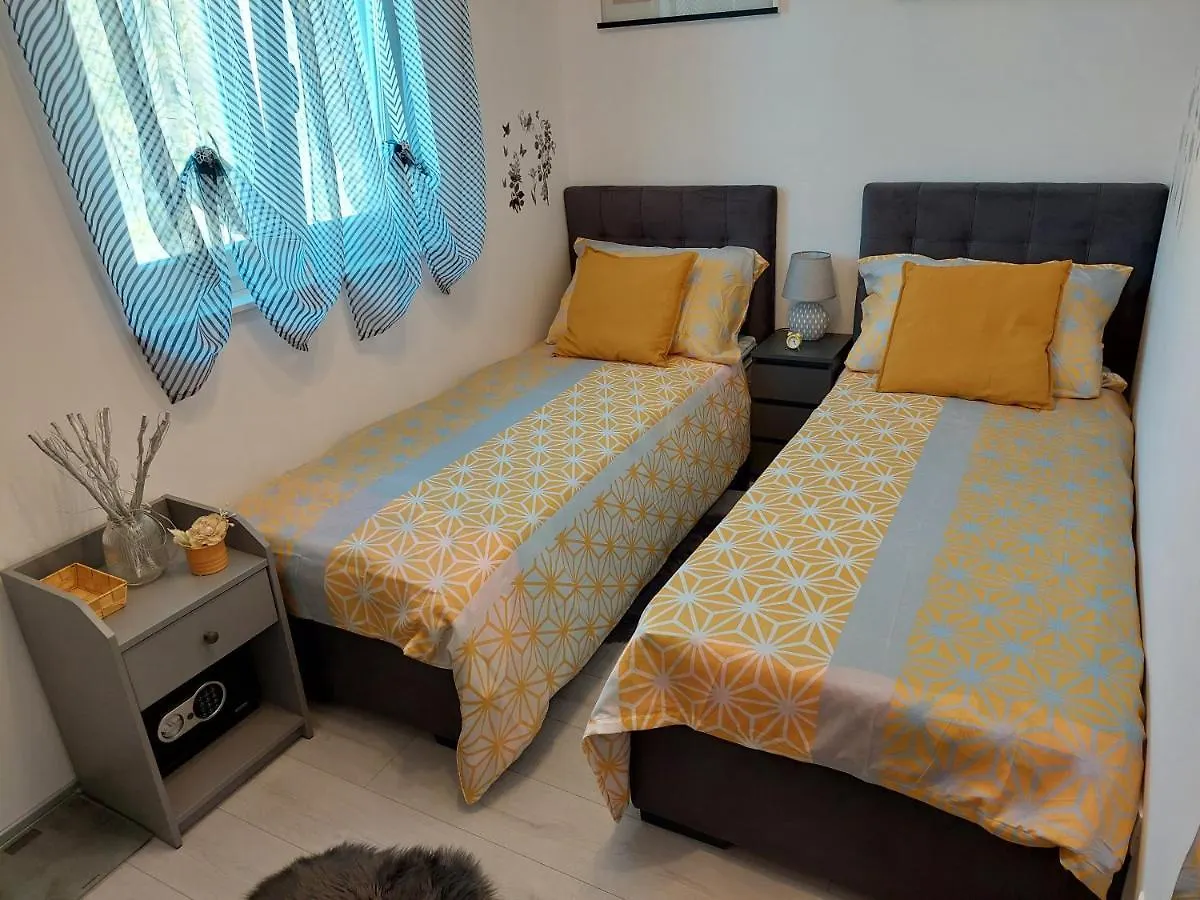 Apartment Villa Madlen Icici